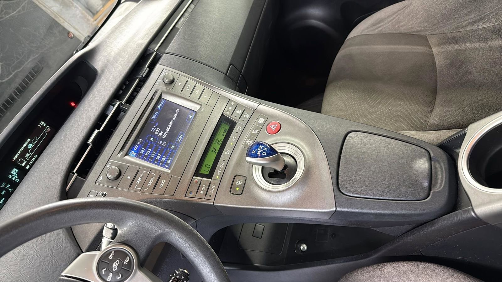 Used 2015 Toyota Prius Two image 21