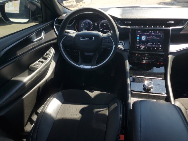 Certified 2024 Jeep Grand Cherokee Altitude RWD image 19