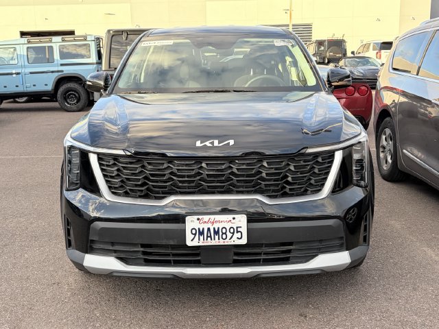 Used 2024 Kia Sorento LX FWD image 2