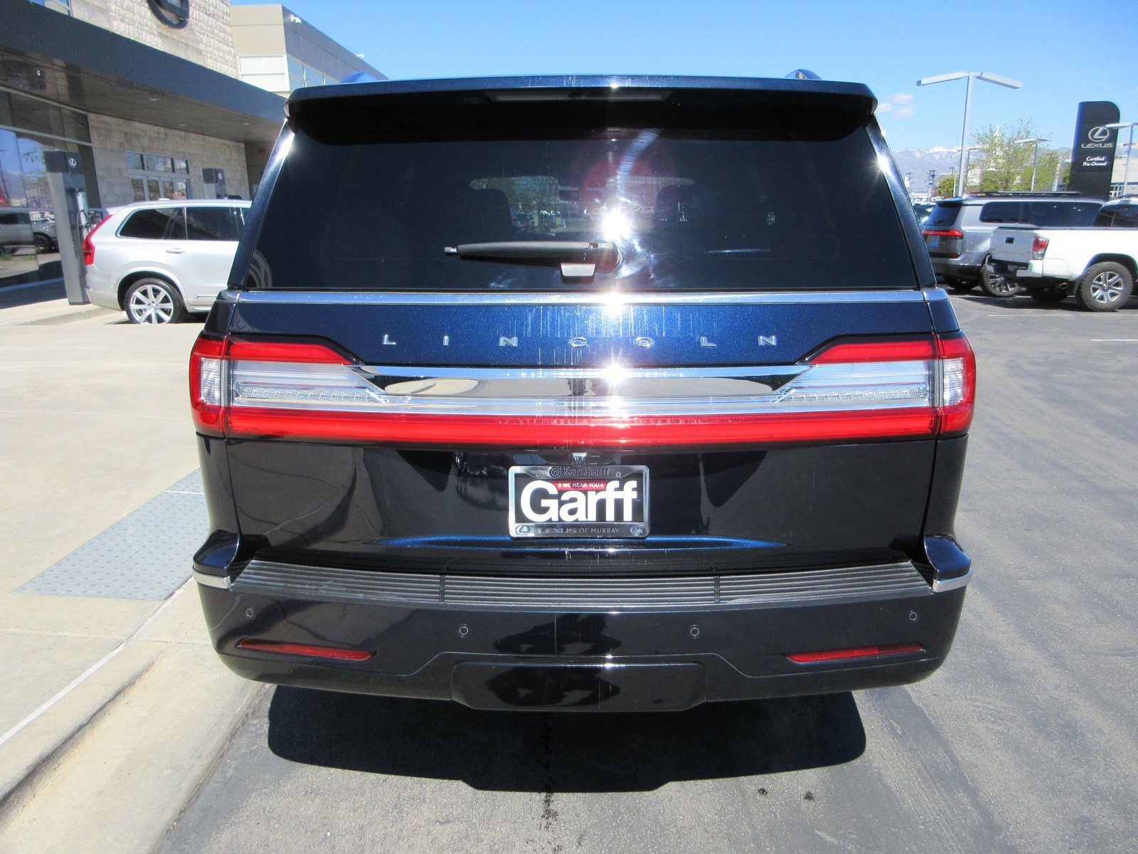 Used 2021 Lincoln Navigator Reserve w/ Cargo Convenience Package image 8
