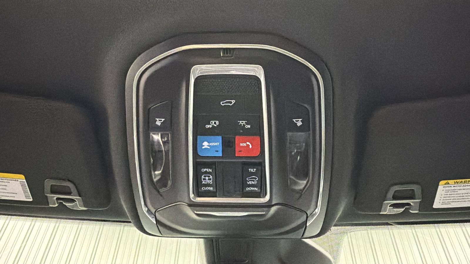 Used 2023 Jeep Grand Cherokee L Altitude AWD/4WD image 30