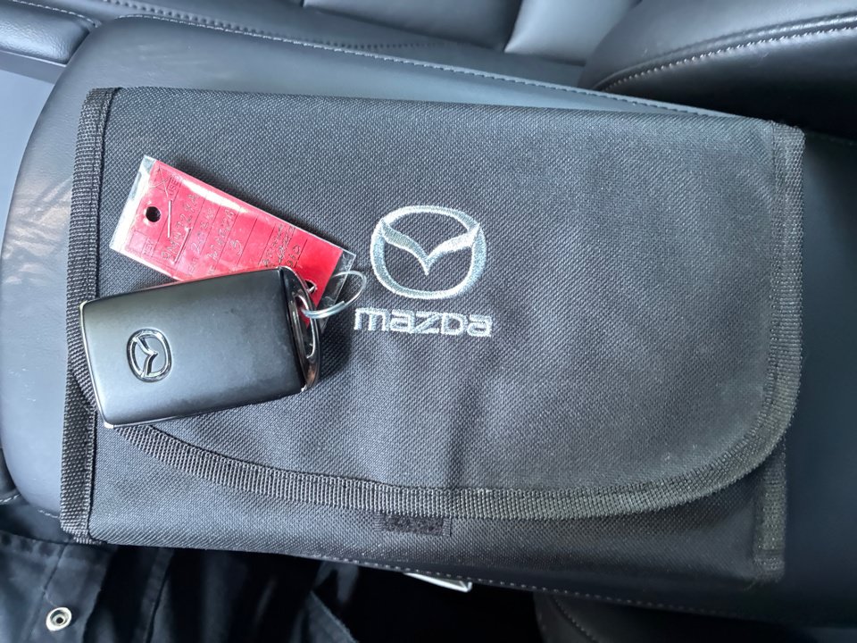 Used 2026 MAZDA MAZDA3 s FWD image 33