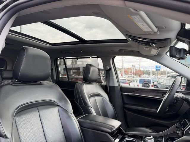 Used 2023 Jeep Grand Cherokee L Limited w/ Luxury Tech Group II AWD/4WD image 48