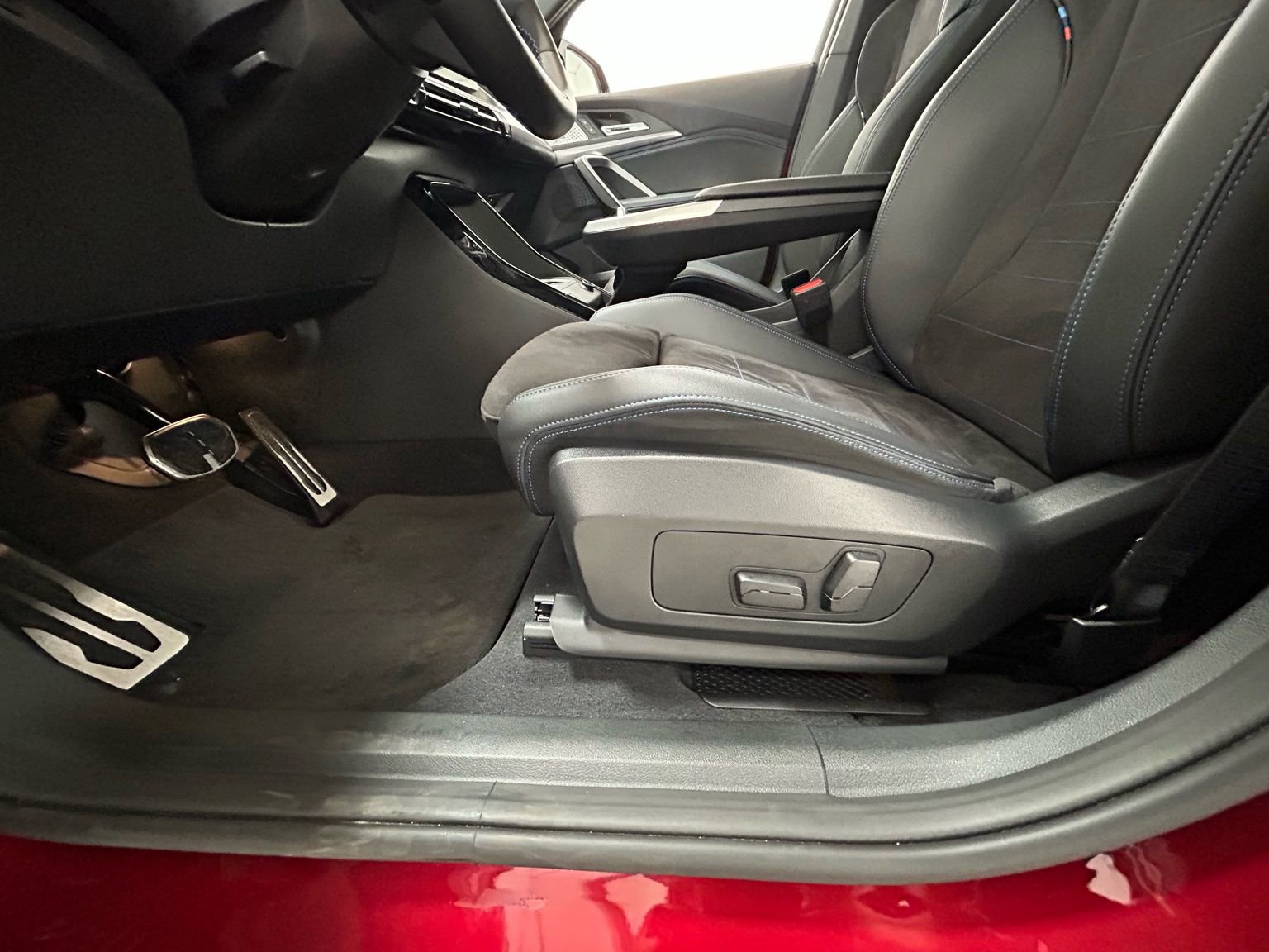 Used 2025 BMW X2 M35i AWD/4WD image 29