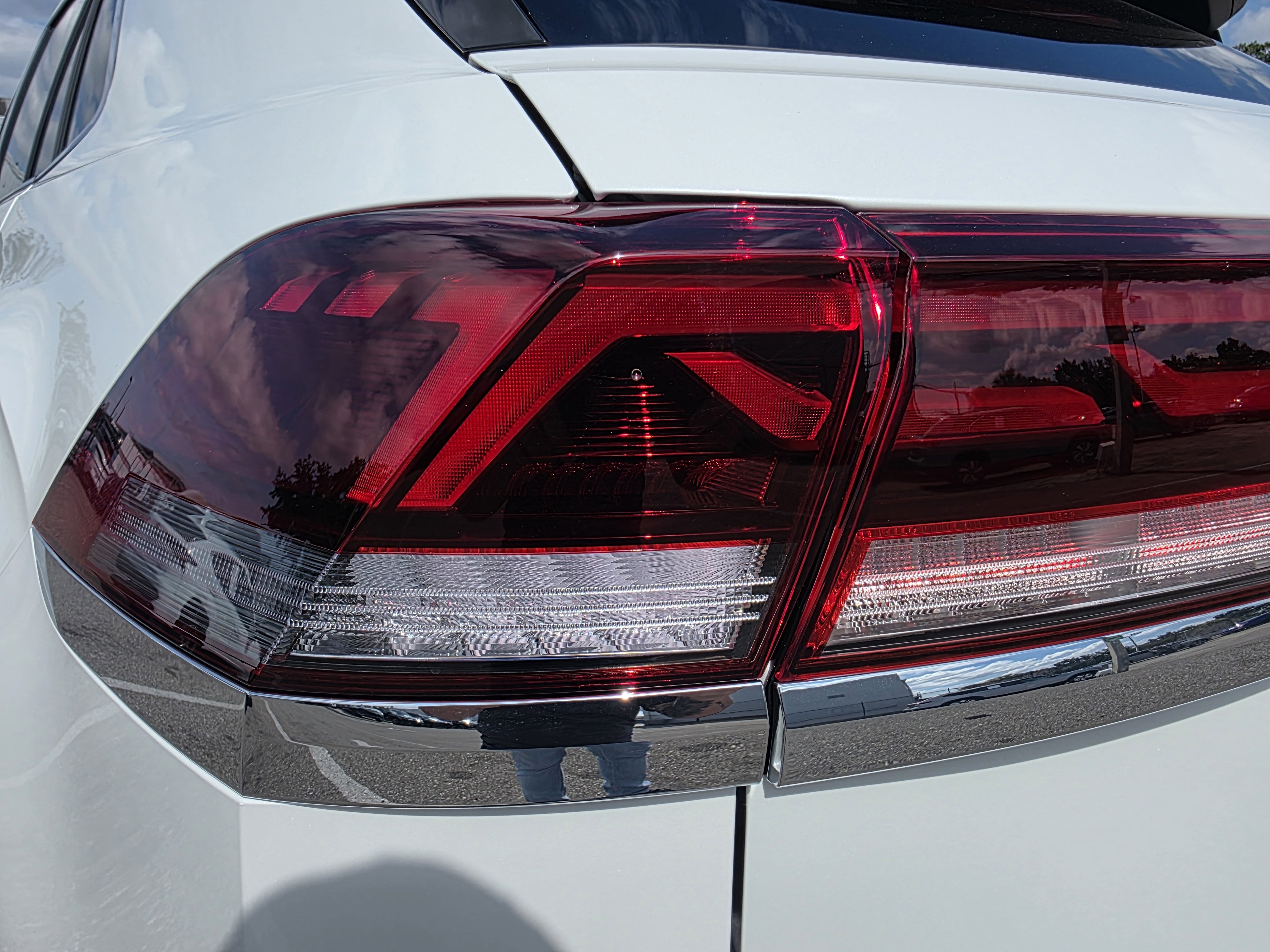 New 2026 Volkswagen Atlas Cross Sport SEL Premium R-Line image 10