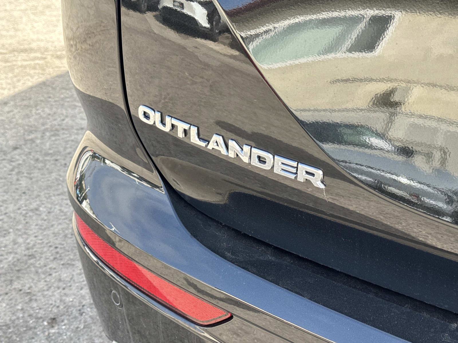 New 2025 Mitsubishi Outlander SEL image 6