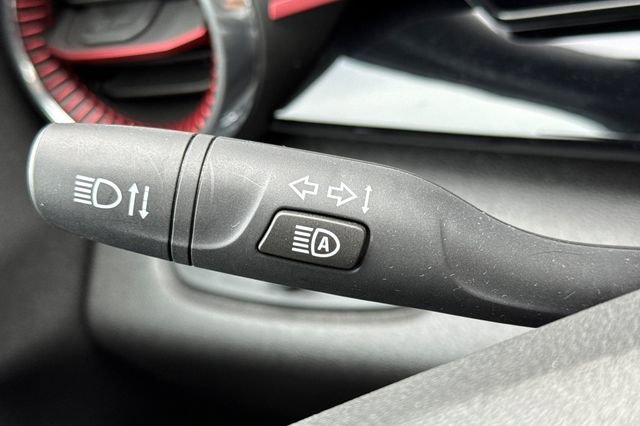 Used 2025 Chevrolet Trax RS w/ Sunroof Package FWD image 37