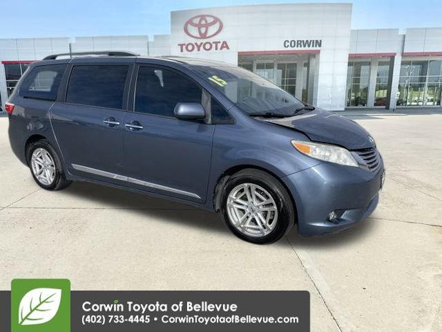 Used 2015 Toyota Sienna XLE w/ XLE Navigation Package image 7