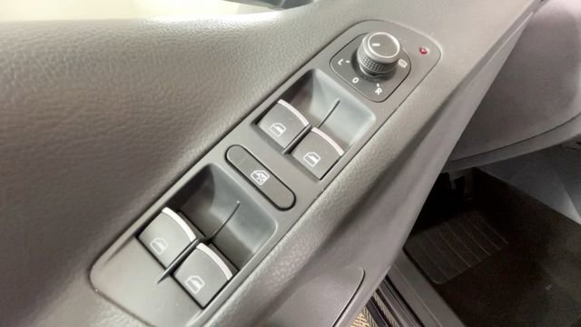 Used 2016 Volkswagen Tiguan SEL FWD image 20