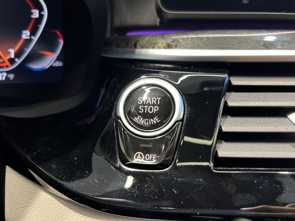 Used 2023 BMW M550i xDrive w/ Dynamic Handling Package image 25