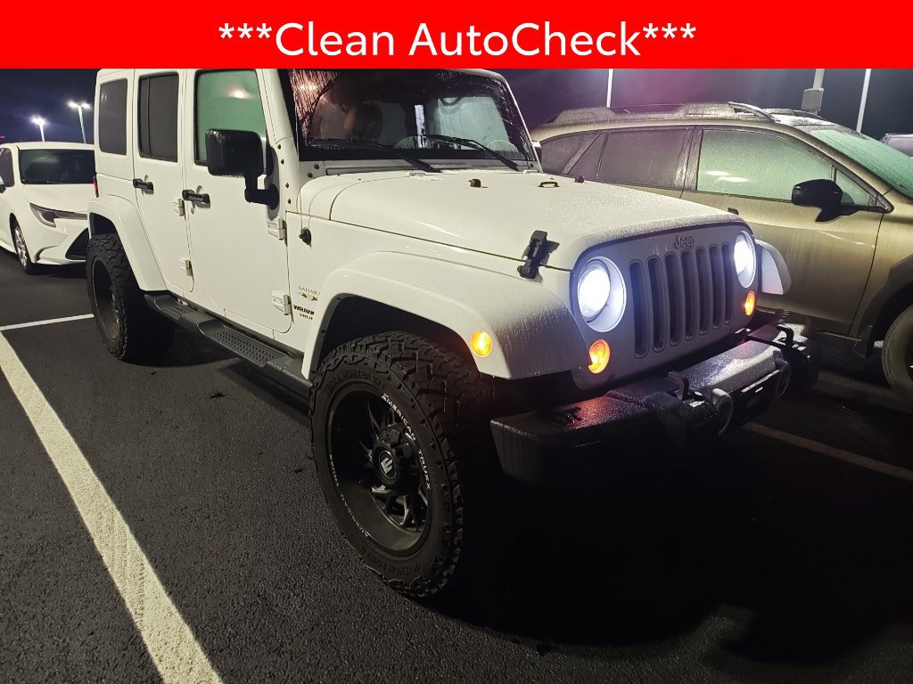 Used 2017 Jeep Wrangler Unlimited Sahara w/ Connectivity Group AWD/4WD image 3