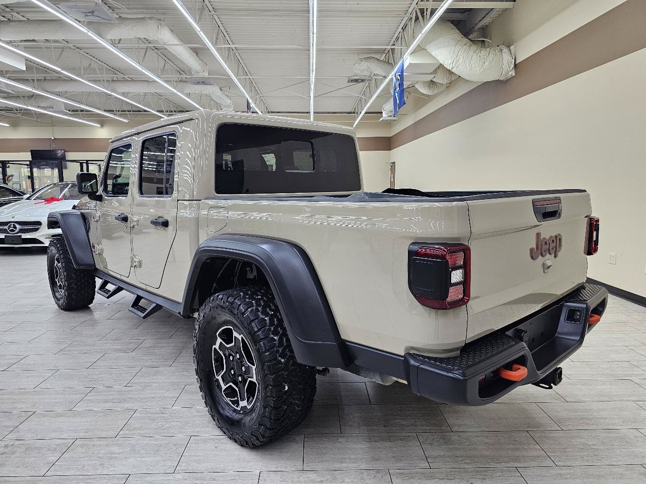 Used 2020 Jeep Gladiator Mojave AWD/4WD image 8
