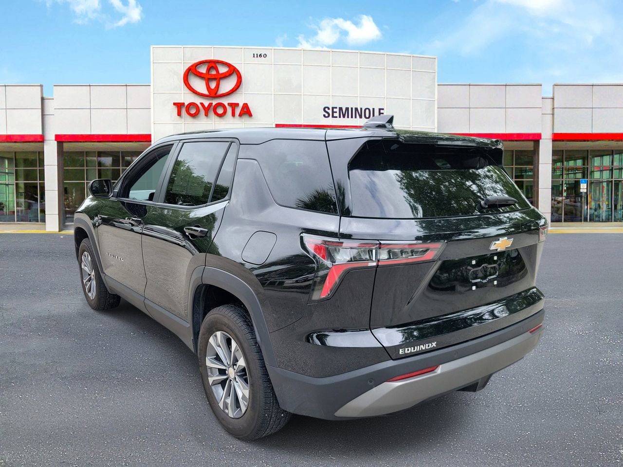 Used 2025 Chevrolet Equinox LT image 4