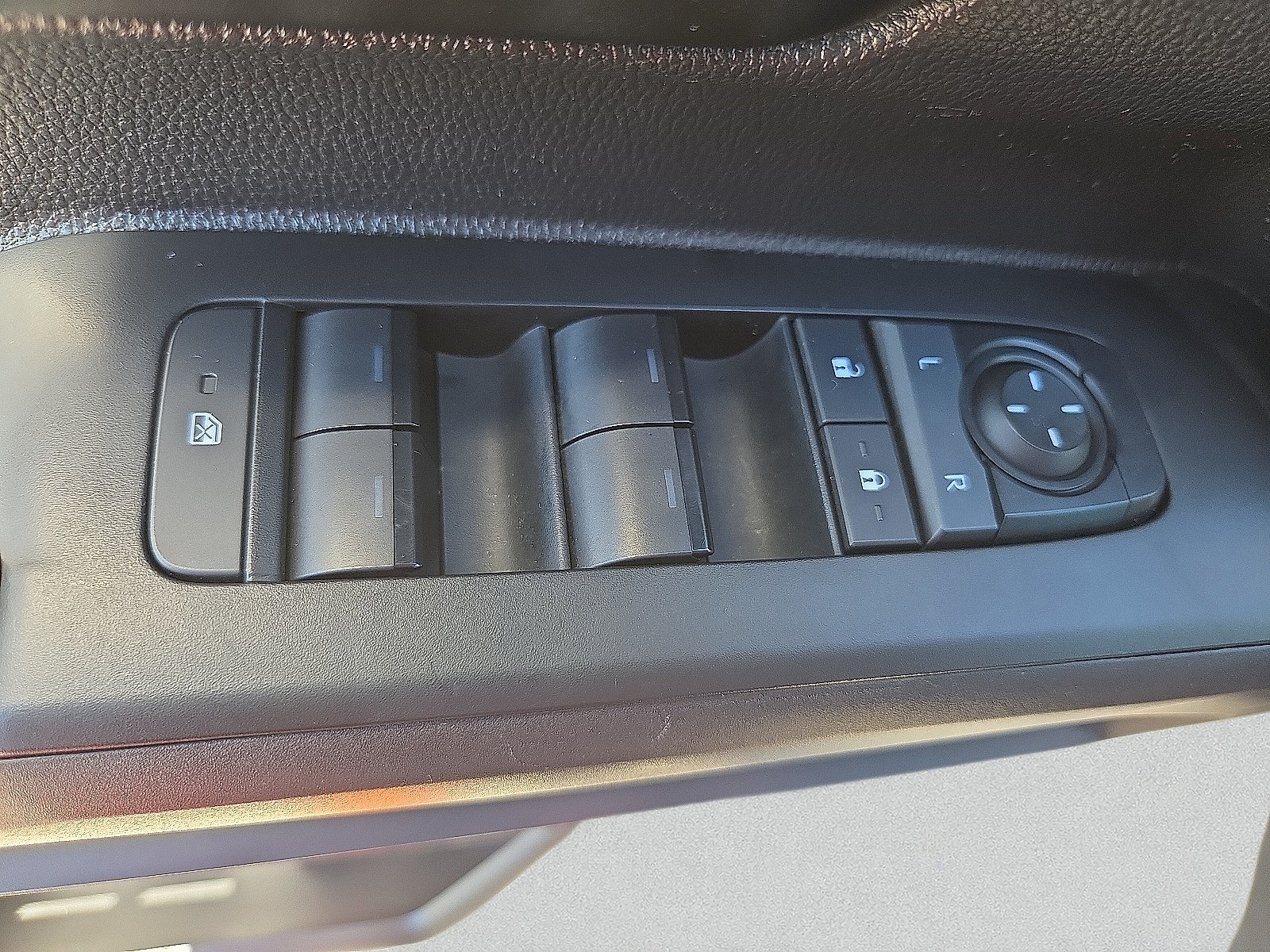 Used 2025 Toyota Tacoma SR5 RWD image 15