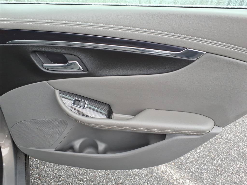 Used 2017 Chevrolet Impala Premier w/ Enhanced Convenience Package FWD image 20