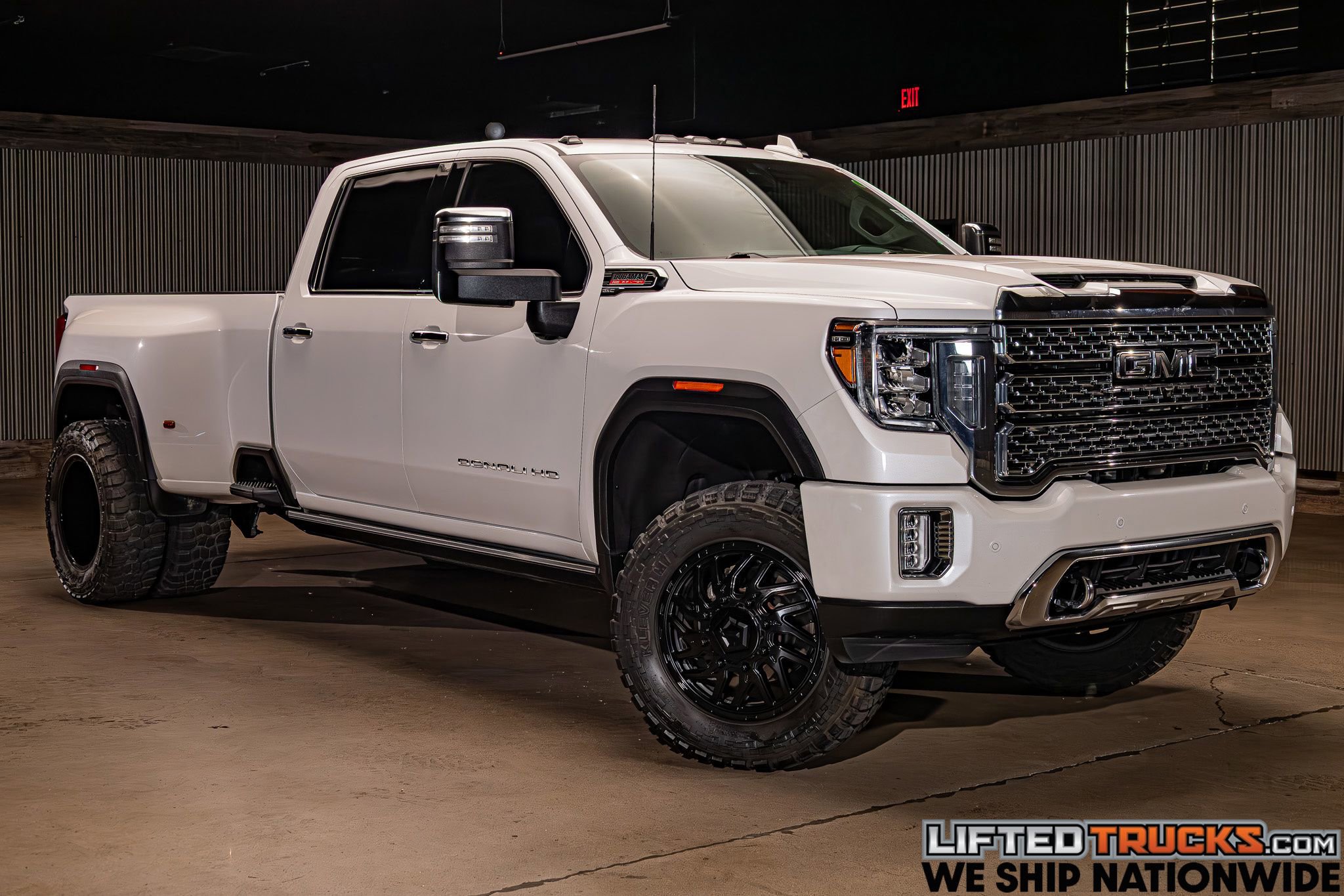 Used 2021 GMC Sierra 3500 Denali w/ Denali Ultimate Package AWD/4WD image 1
