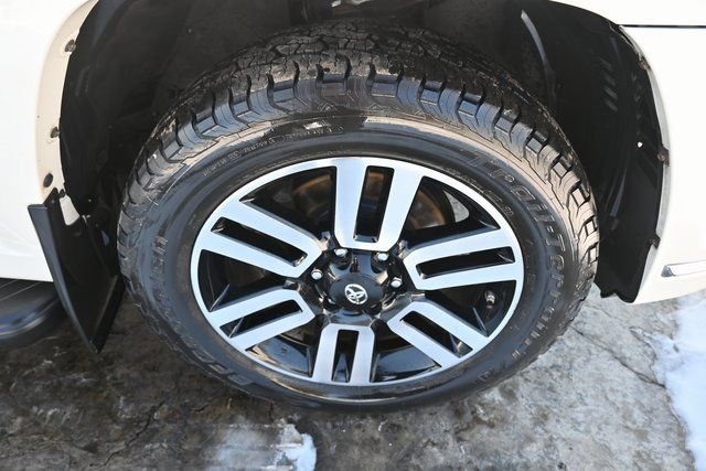 Used 2020 Toyota 4Runner Limited image 11
