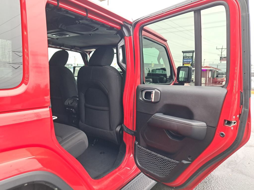 Used 2021 Jeep Wrangler Unlimited Sahara w/ Uconnect 4C Nav & Sound Group image 14