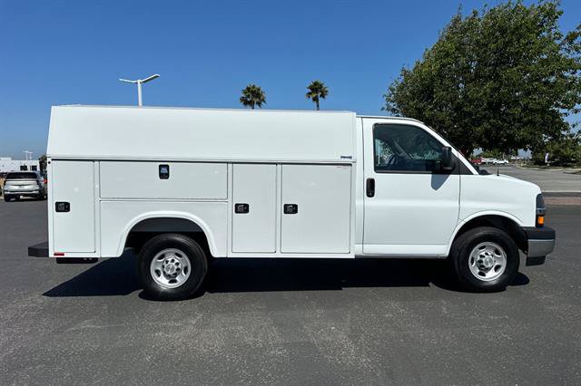 New 2024 Chevrolet Express 3500 w/ Power Convenience Package RWD image 3
