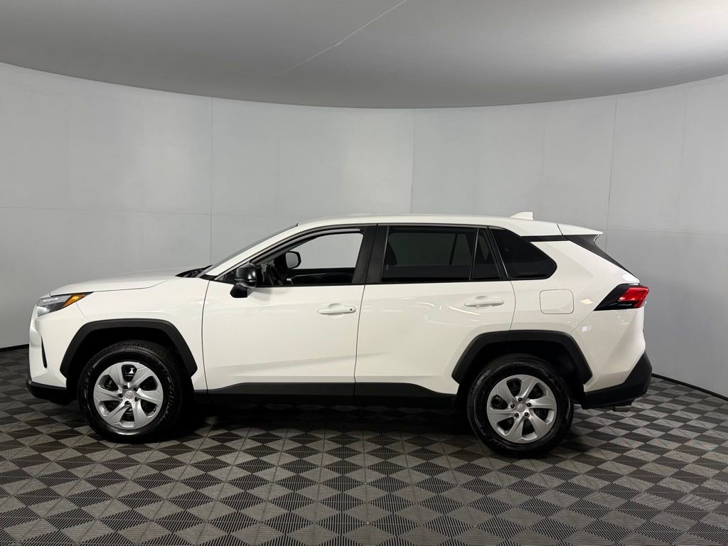 Used 2025 Toyota RAV4 LE image 10