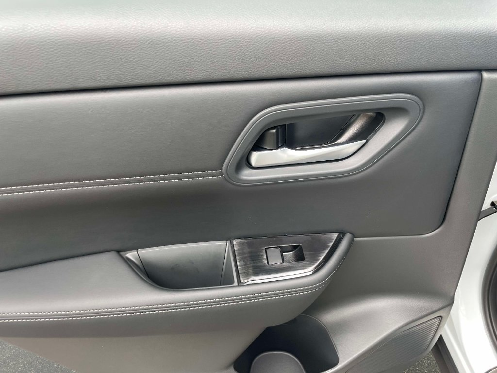 New 2027 Nissan Rogue Dark Armor FWD image 15