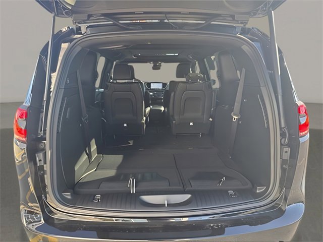 New 2026 Chrysler Pacifica Select image 10