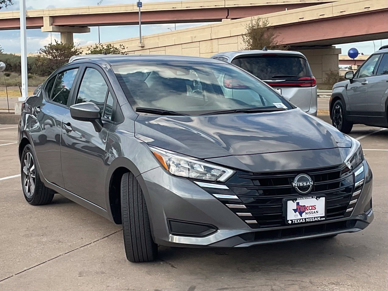 Used 2025 Nissan Versa SV FWD image 3