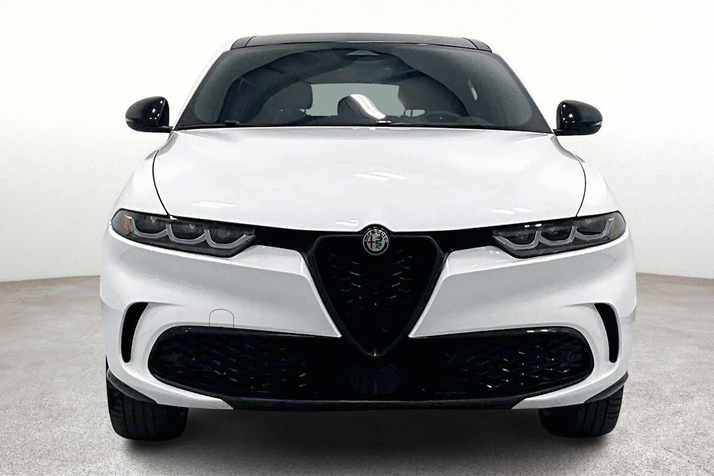 Used 2024 Alfa Romeo Tonale Veloce image 3