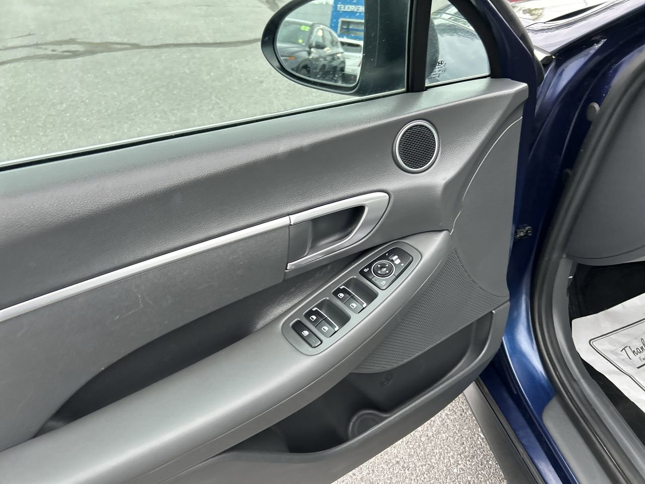 Used 2022 Hyundai Sonata SE w/ Preferred Accessory Package FWD image 18