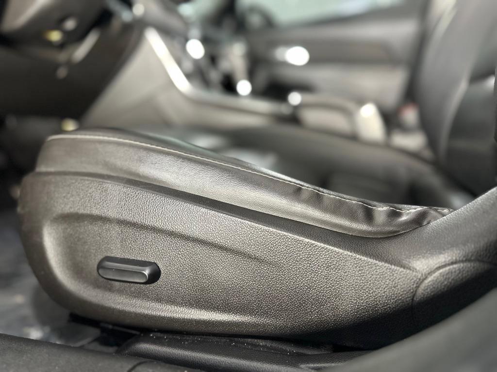 Used 2015 Chevrolet Cruze LTZ FWD image 27
