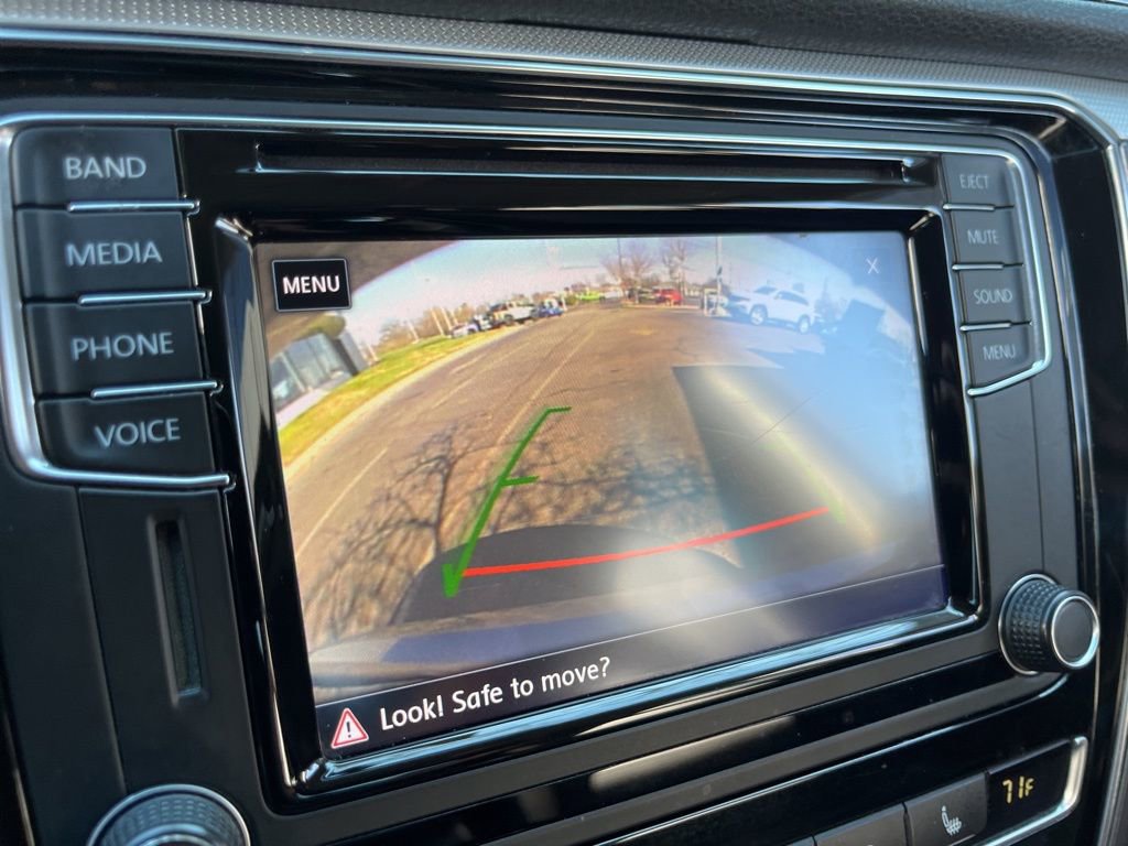 Used 2017 Volkswagen Passat 1.8T R-Line image 56