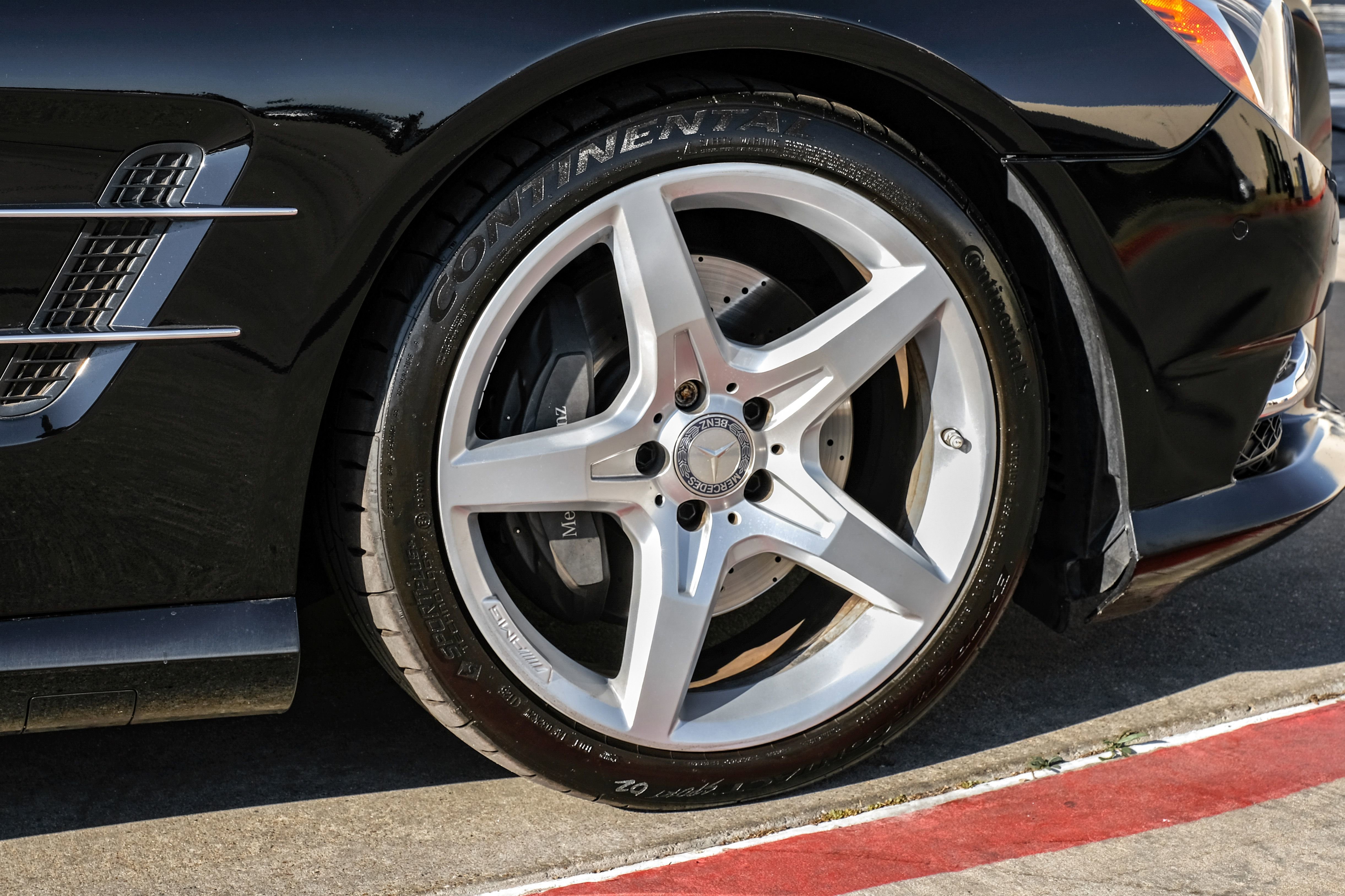 Used 2016 Mercedes-Benz SL 400 w/ Premium I Package image 38