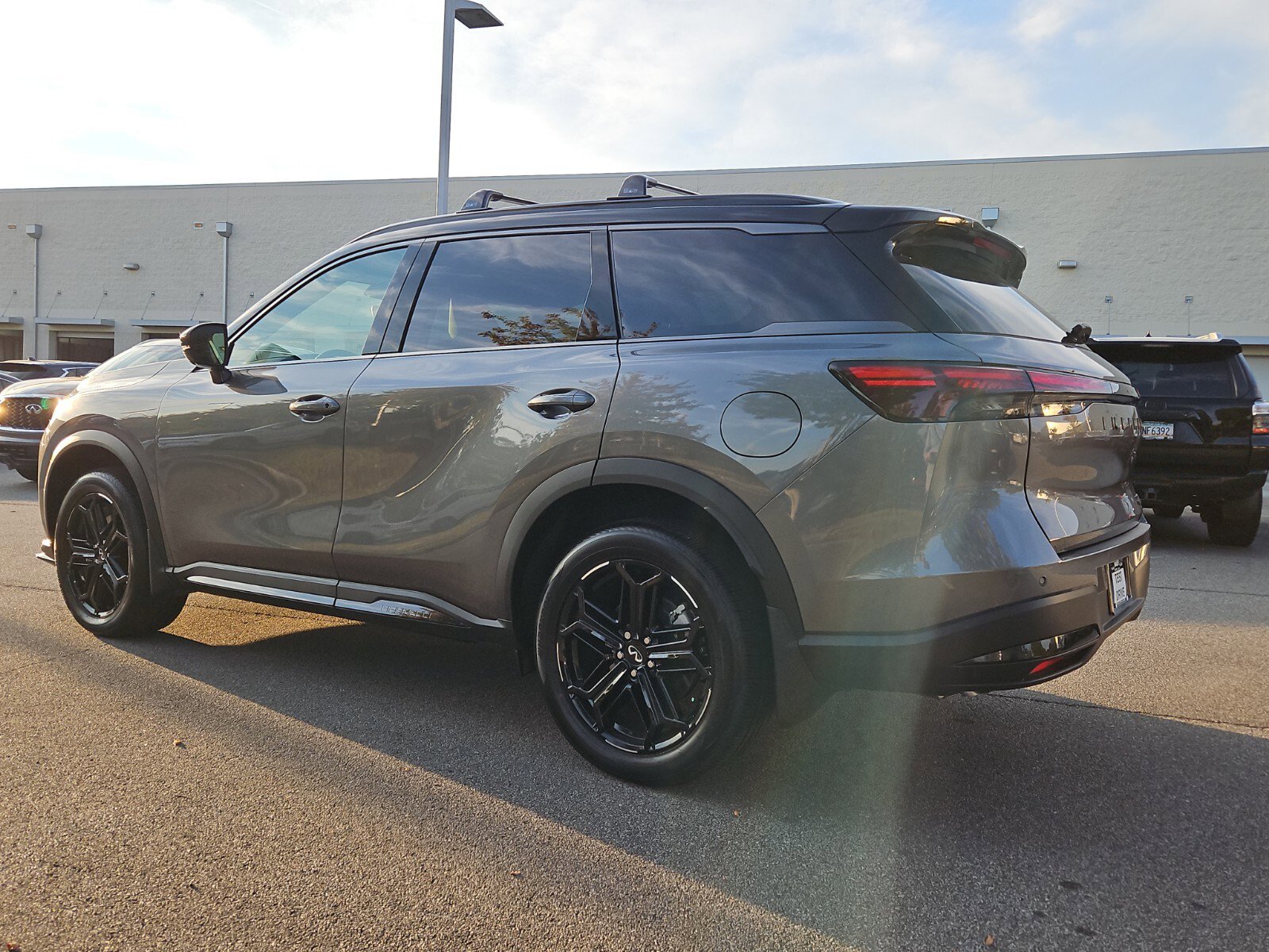 New 2026 INFINITI QX60 Sport image 8