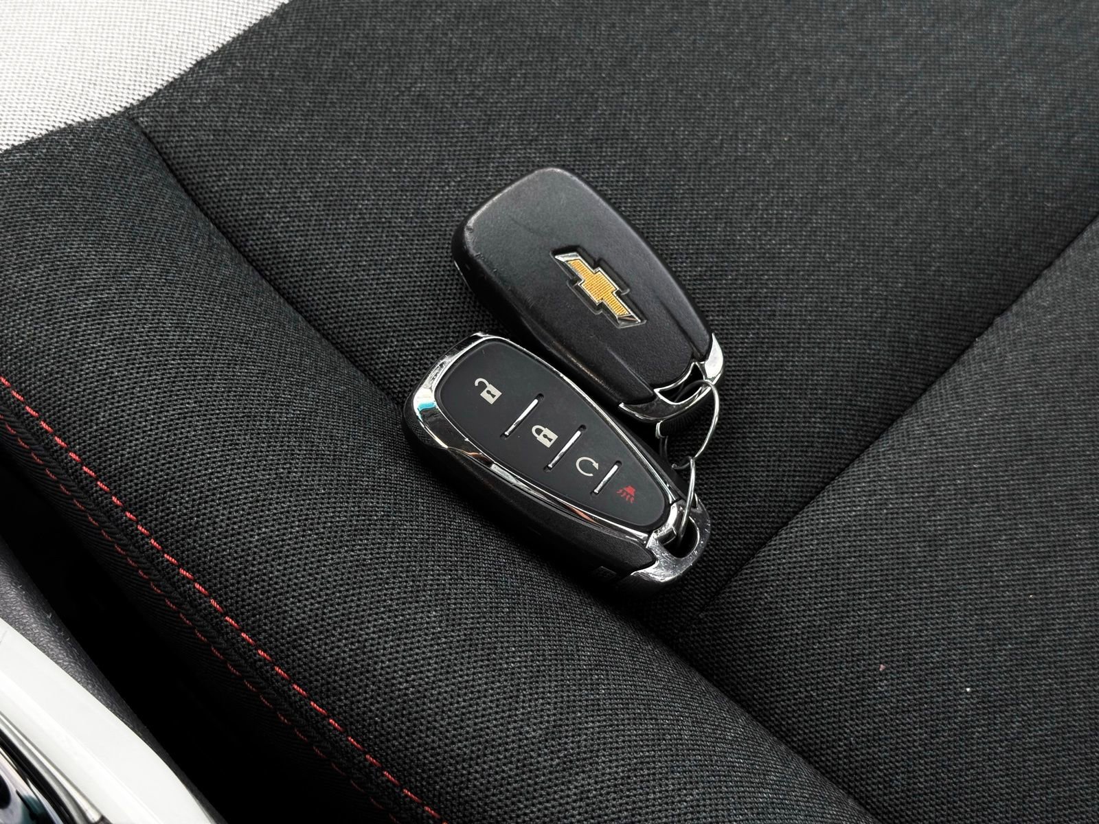 Used 2018 Chevrolet Bolt LT FWD image 40