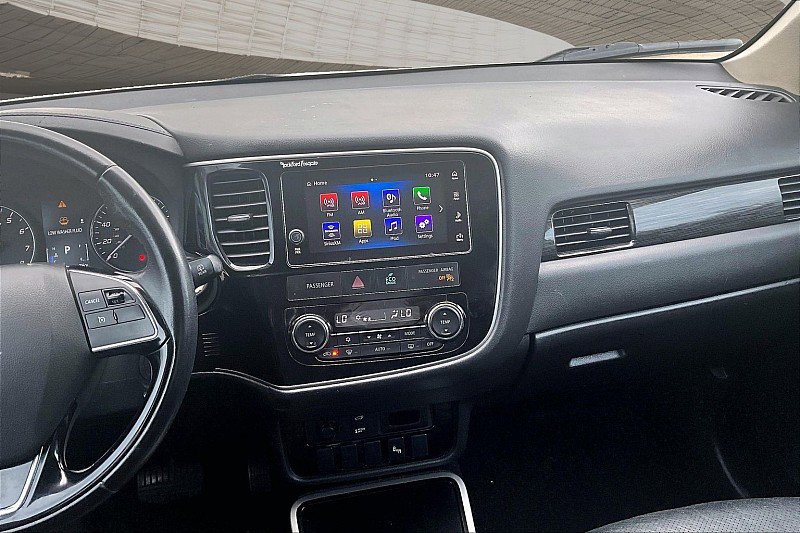 Used 2017 Mitsubishi Outlander SEL FWD image 4