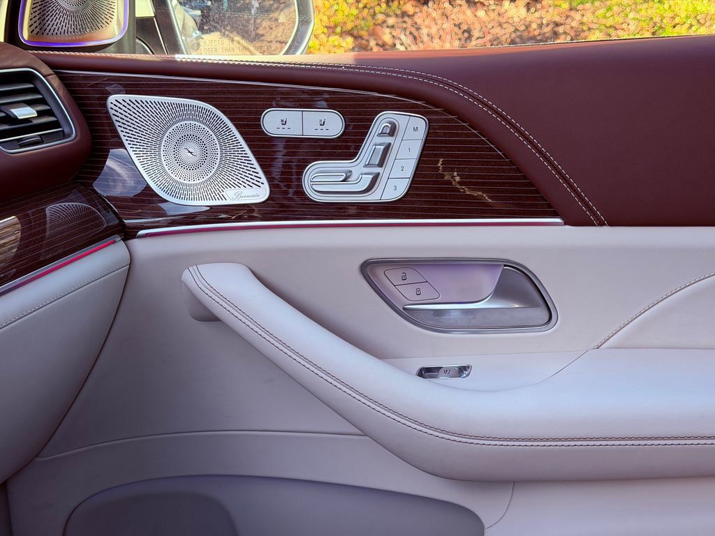 Used 2023 Mercedes-Benz Maybach GLS 600 4MATIC image 31