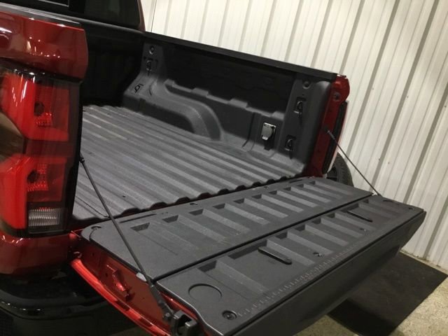 Used 2024 Chevrolet Colorado Z71 w/ Z71 Convenience Package 2 image 18