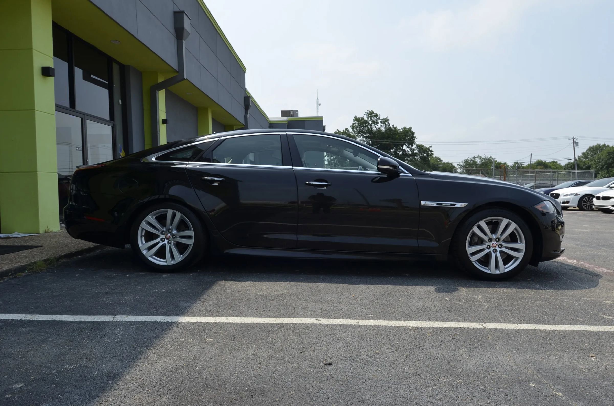 Used 2016 Jaguar XJ R-Sport AWD/4WD image 7