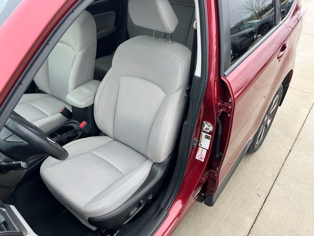 Used 2017 Subaru Forester 2.5i Premium w/ All-Weather Package image 12