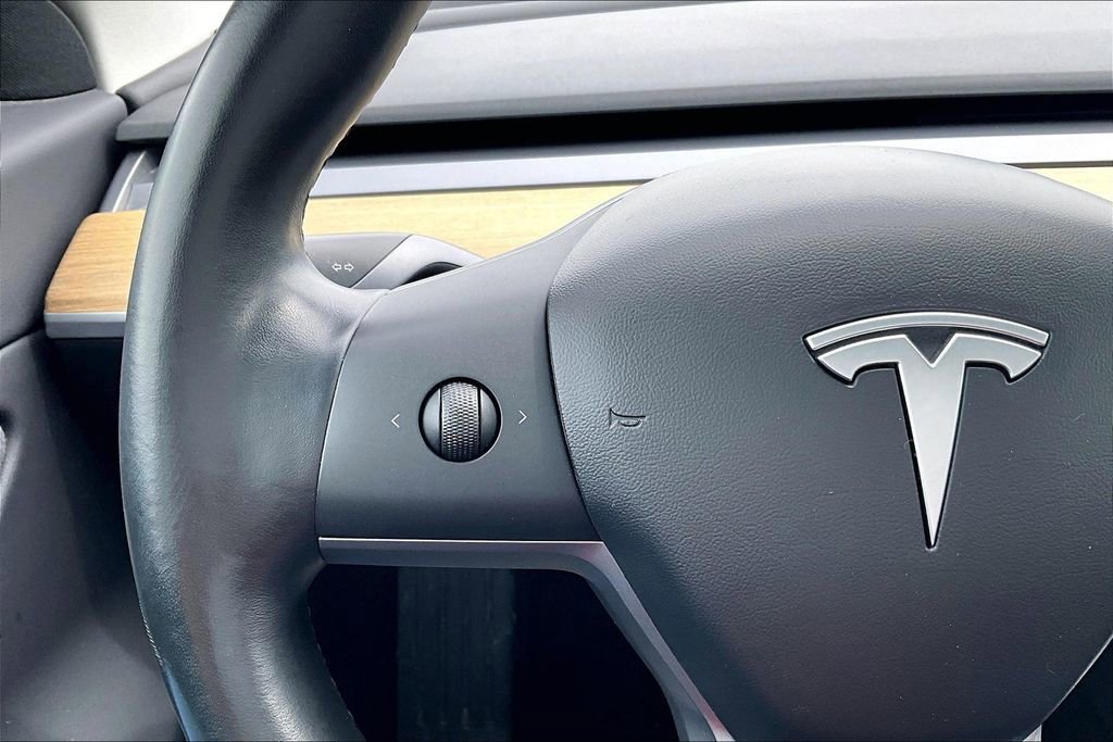 Used 2019 Tesla Model 3 Long Range image 18