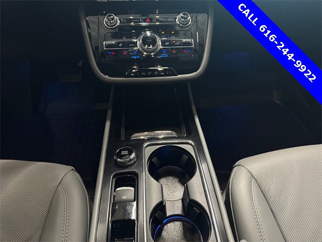 Used 2022 Lincoln Corsair Reserve w/ Elements Package image 16