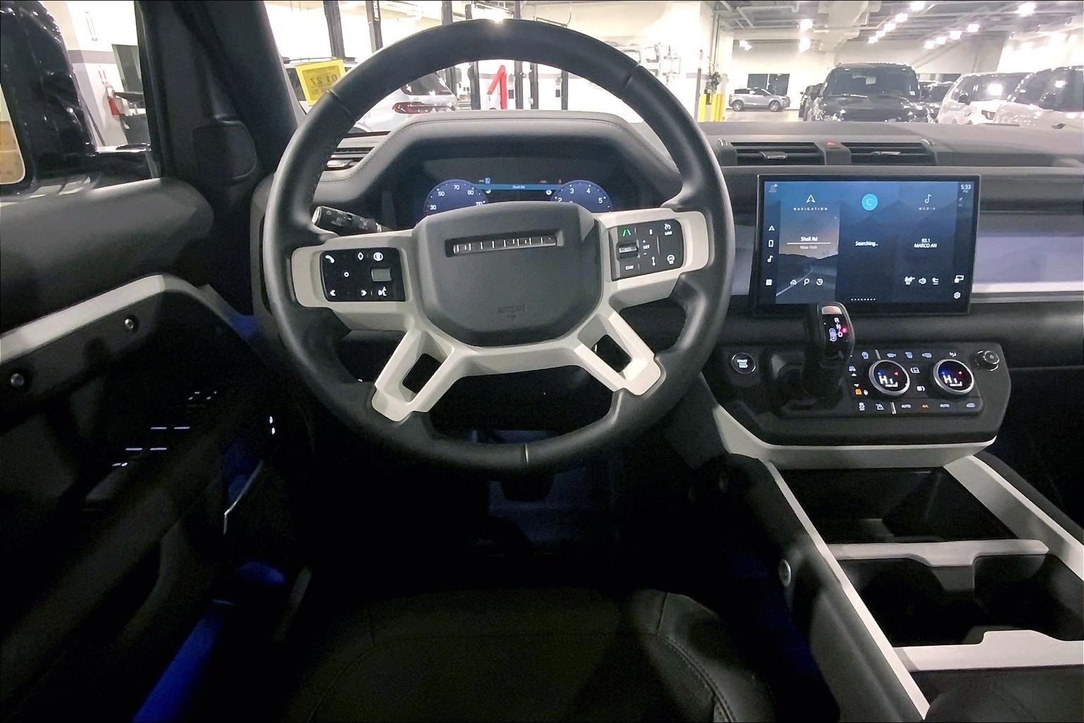 Used 2025 Land Rover Defender 130 X-Dynamic SE image 5