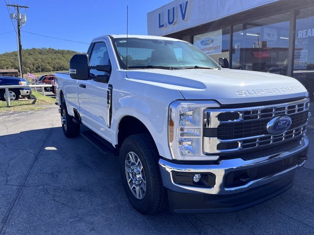 New 2025 Ford F350 XLT w/ FX4 Off-Road Package