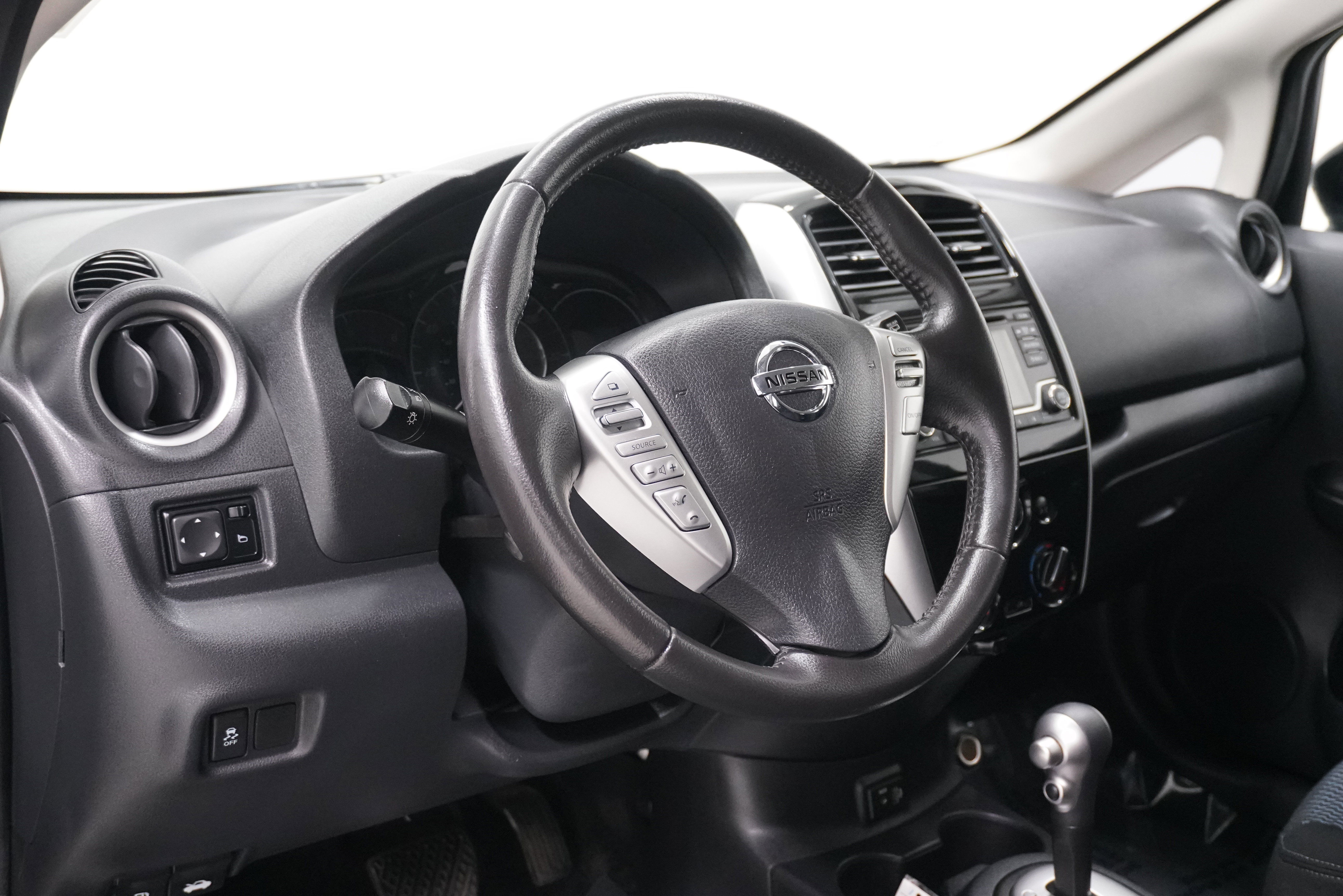 Used 2018 Nissan Versa Note SV image 8
