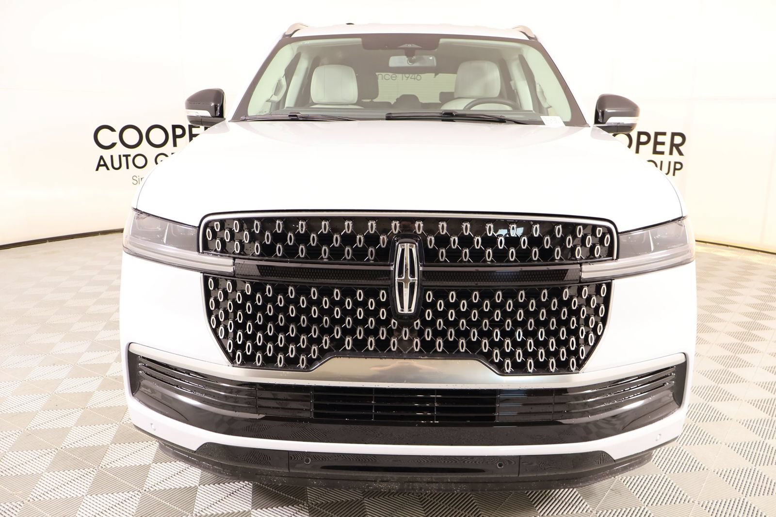 New 2026 Lincoln Navigator Premiere AWD/4WD image 10