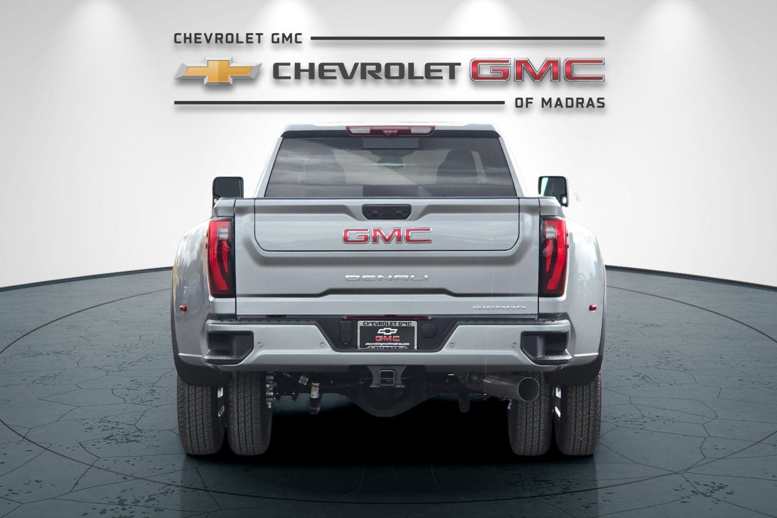 New 2026 GMC Sierra 3500 Denali w/ Denali Reserve Package image 4