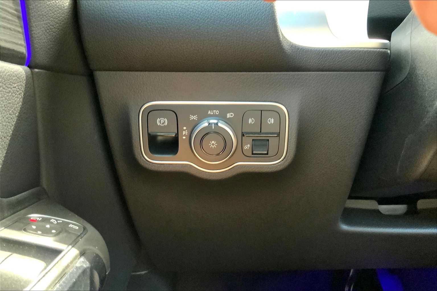 Used 2025 Mercedes-Benz GLB 250 image 13