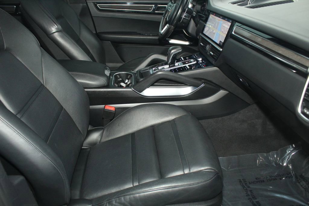Used 2019 Porsche Cayenne Turbo AWD/4WD image 27
