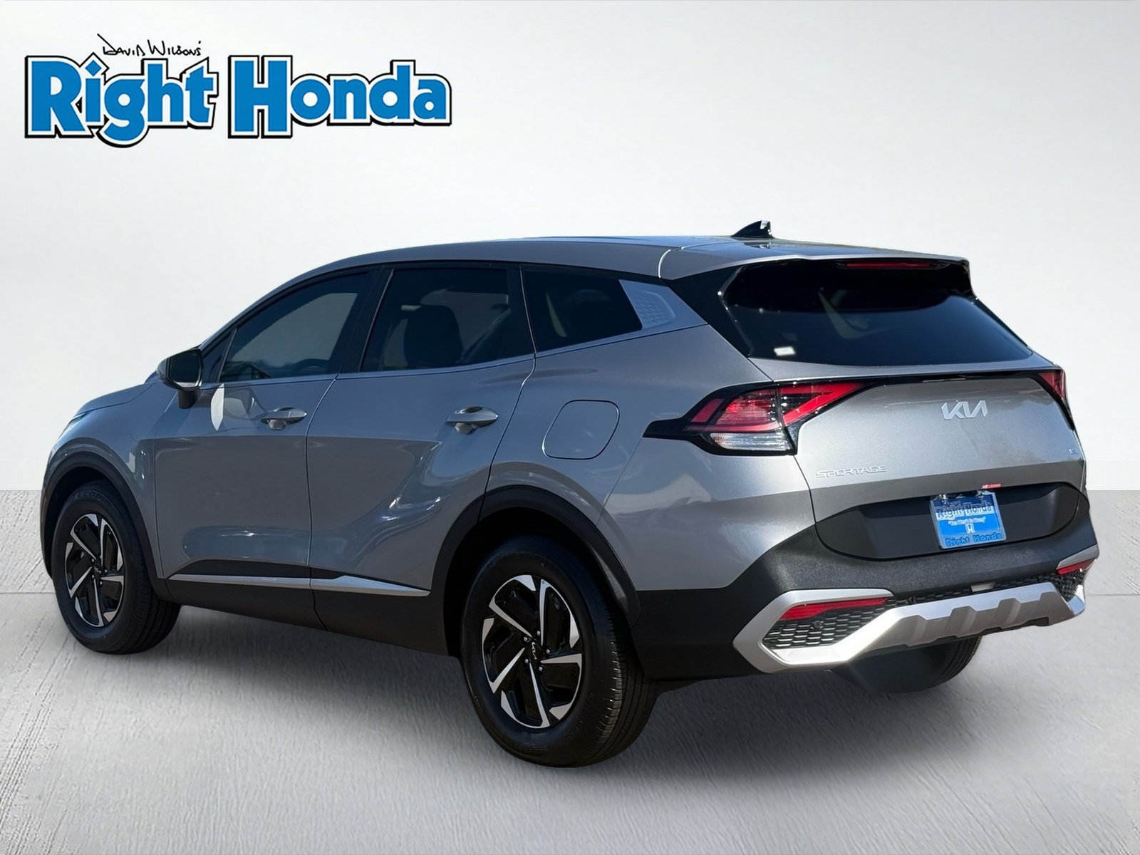Used 2025 Kia Sportage LX FWD image 4