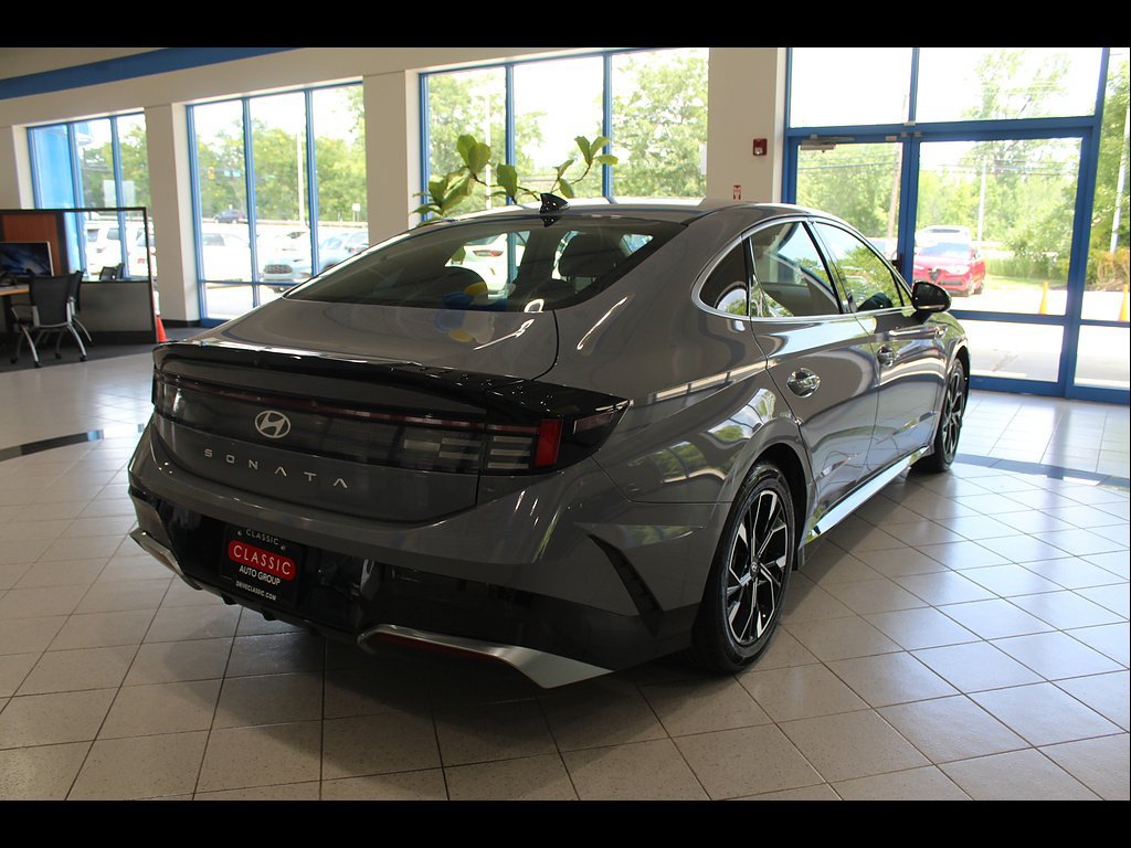 Used 2025 Hyundai Sonata SEL FWD image 5
